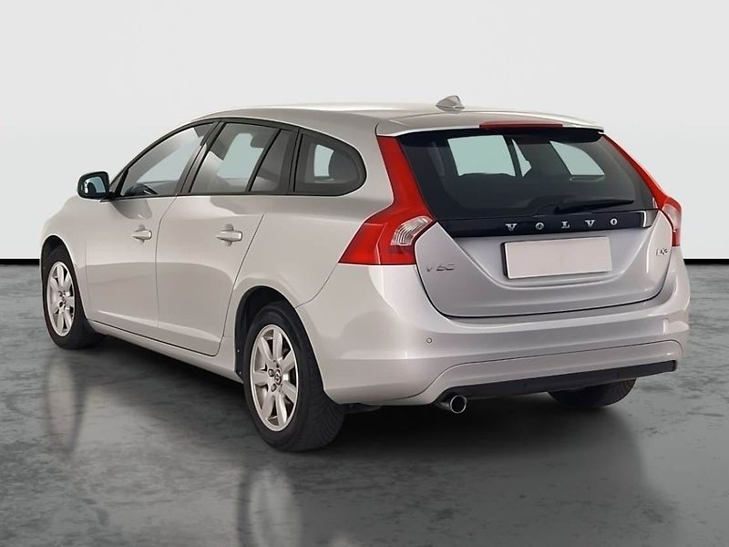Volvo V60 (2015) D3 2.0, Automat, Navi - fotka 4 z 20