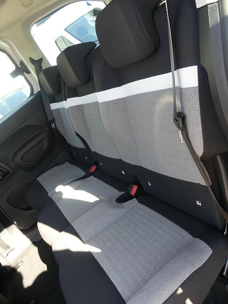 Citroën Berlingo (2026) XL PLUS PROFI Petrol 110k MAN - fotka 9 z 18