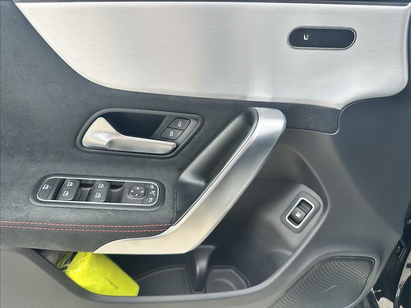 Mercedes-Benz CLA 250e kupé AMG linie - fotka 12 z 13
