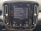 Volvo XC40 T2 FWD MOMENTUM // 1. maj. - náhled 37
