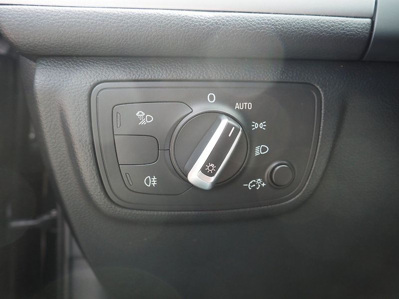 Audi A6 (2013) Avant 3.0 TDI, 150 kW - fotka 25 z 41