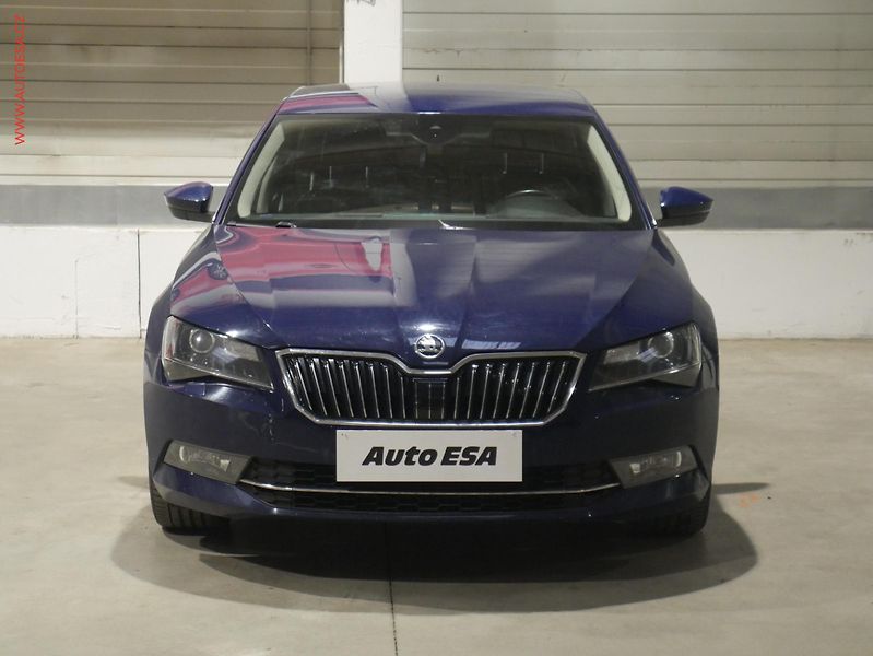 Škoda Superb (2015) 2.0 TDi 4x4, ČR, L&K, DSG - fotka 2 z 23