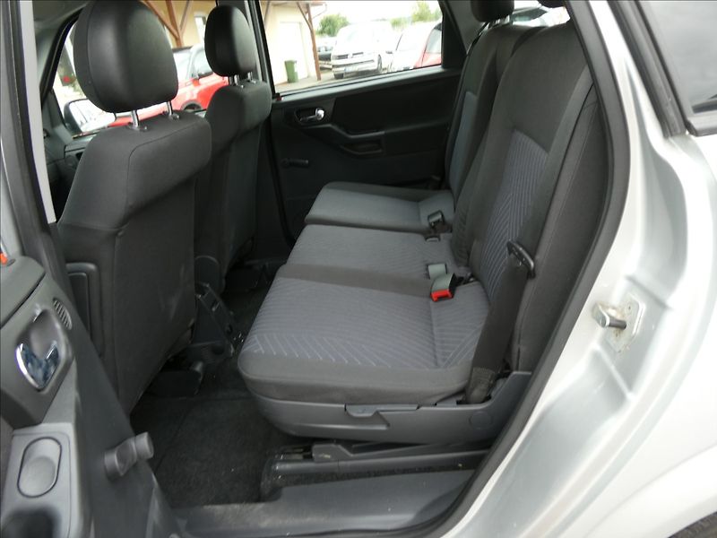 Opel Meriva 1,6 i 77kW AUTOMAT, klima - fotka 13 z 24