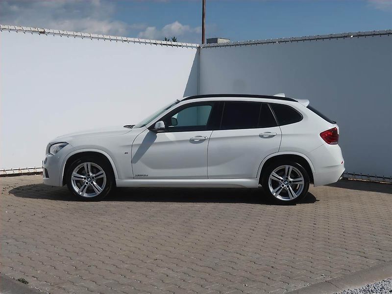 BMW X1 (2015) M Sport sDrive18d, 4X4 - fotka 3 z 21