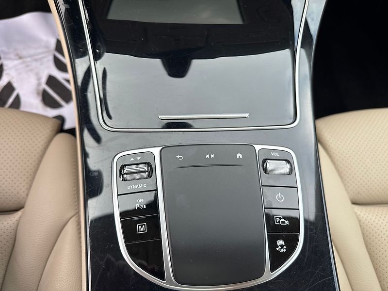 Mercedes-Benz GLC 300de 4MATIC Coupe - fotka 15 z 21
