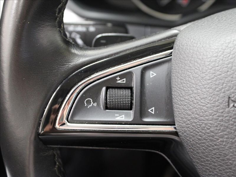 Škoda Superb 2,0 TDI DSG LED 1.majitel - fotka 18 z 37
