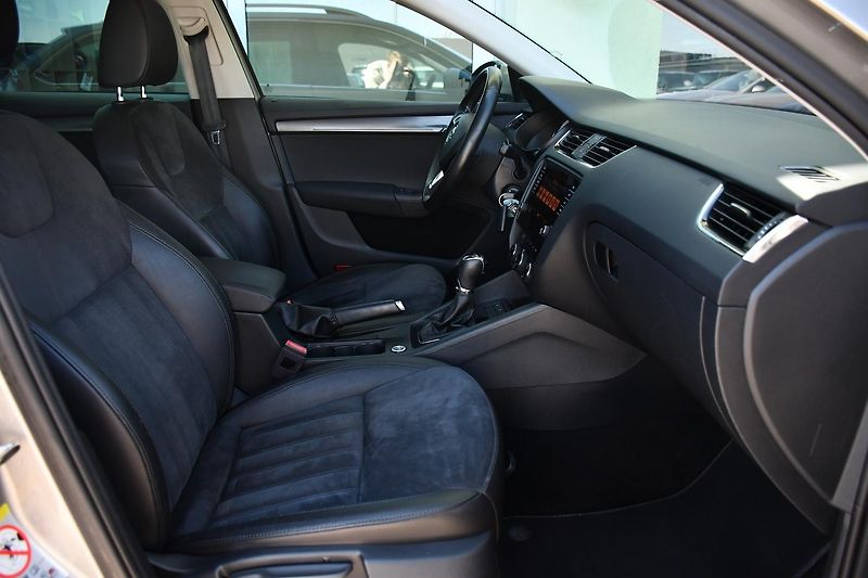 Škoda Octavia 1.4G-TEC LED DSG NAVI PDC - fotka 18 z 35