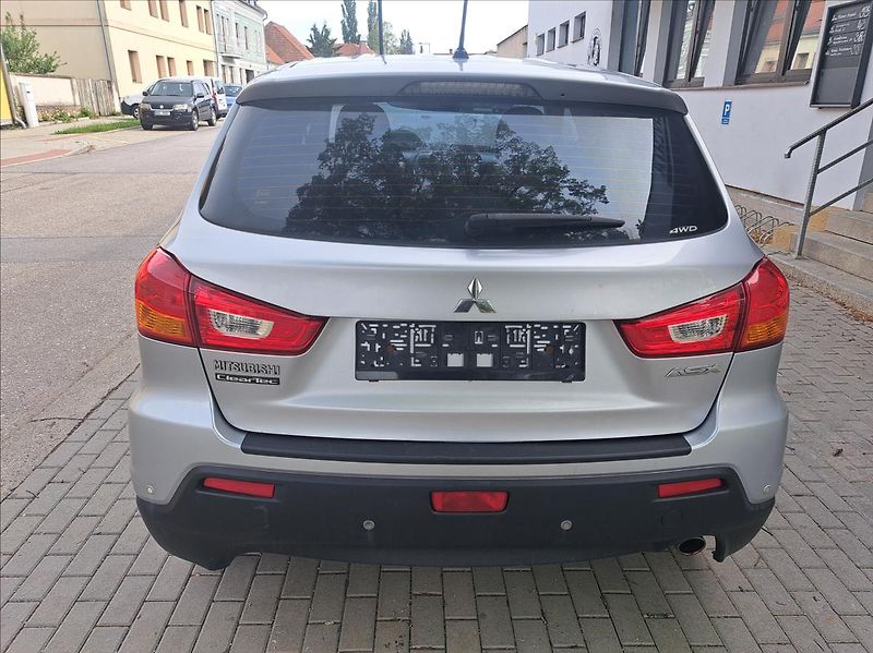 Mitsubishi ASX 1,8 Di-D  4x4 - fotka 9 z 50