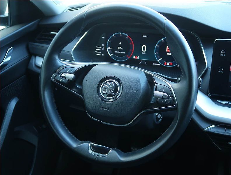 Škoda Octavia (2021) 2.0 TDI, Navi, Tempomat - fotka 22 z 23
