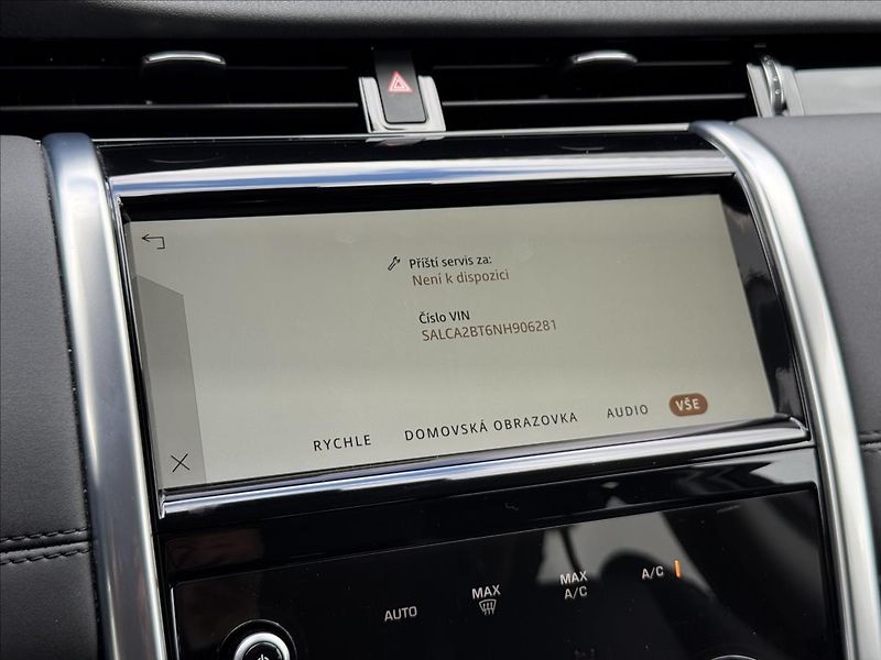Land Rover Discovery Sport 1,5 P300e S AT AWD ČR DPH - fotka 26 z 31