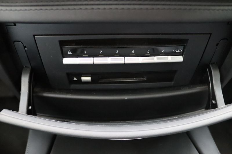 Mercedes-Benz Třídy S S 600 L 5.5 V12 AMG 380kW - fotka 34 z 50