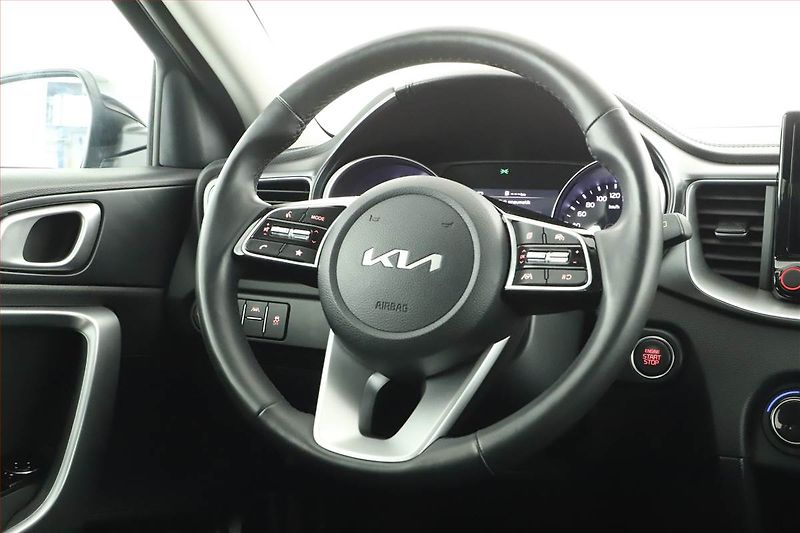 Kia Ceed (2025) 1.5 T-GDI, TOP, AUTOMAT - fotka 15 z 16