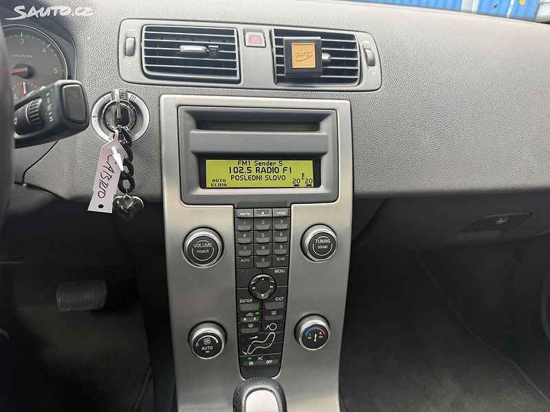 Volvo C70 (2007) 2.4D, 132kw Kabrio Automat - fotka 19 z 21