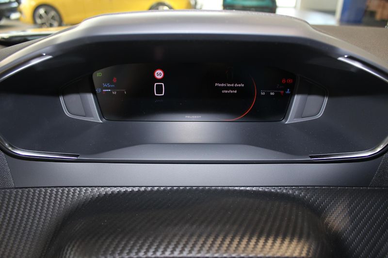Peugeot 2008 (2025) ALLURE PureTech 100 S&S MAN6 - fotka 9 z 17