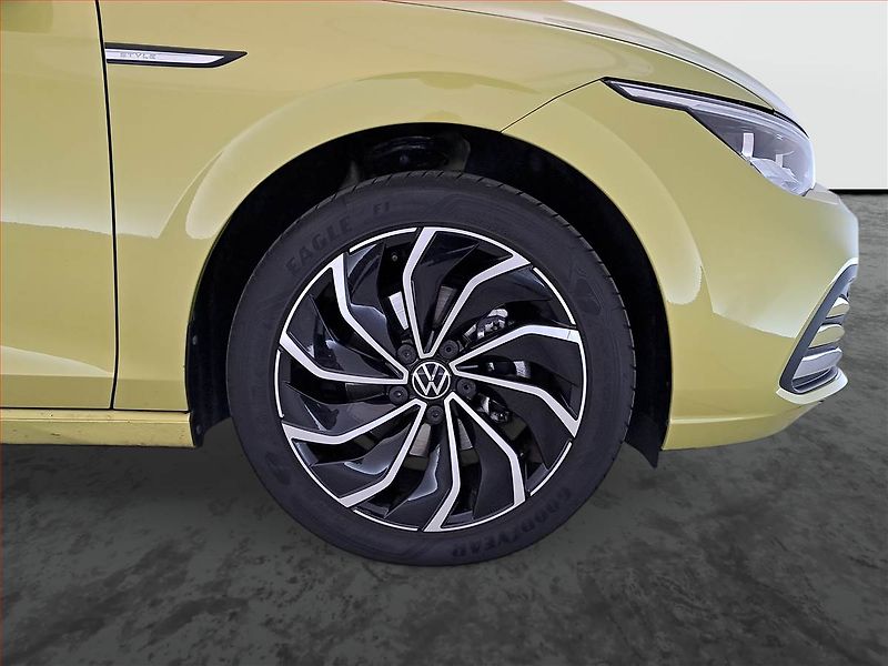 Volkswagen Golf (2021) Style 1.5 eTSI - fotka 15 z 20
