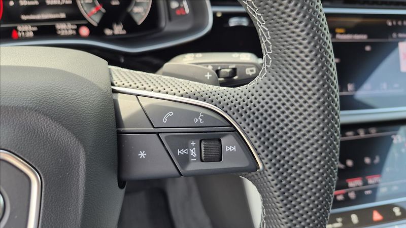 Audi Q8 50 TDI S-LINE 1 MAJ ČR DPH - fotka 15 z 27