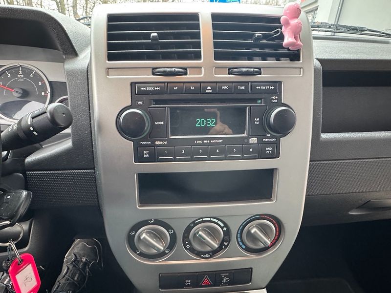 Jeep Compass (2007) 2.0 CRDi, 4x4 - fotka 19 z 25