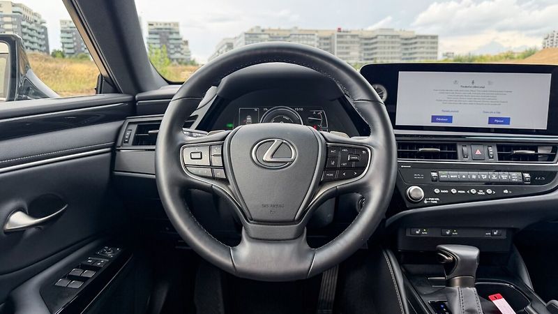 Lexus ES 300h 300H HEV BUSINESS EDITION - fotka 13 z 24
