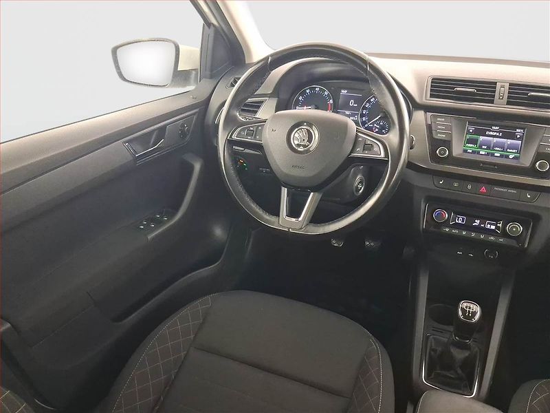 Škoda Fabia (2018) Style 1.0 TSI, Serv.kniha - fotka 7 z 24