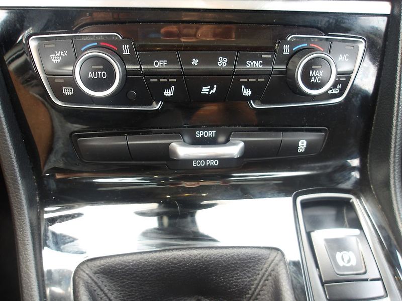 BMW Řada 2 2,0D 110kW 2xklíč - fotka 26 z 30