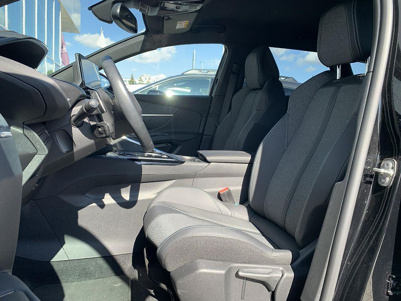 Peugeot 3008 ALLURE PACK 1.6 PHEV 165kW AT8 - fotka 17 z 33