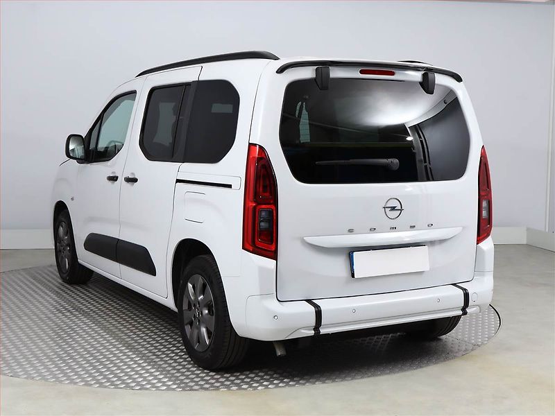 Opel Combo (2025) Edition 1.2 Turbo, 3Místa, ČR - fotka 4 z 17