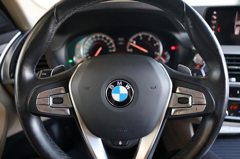 BMW X3 xDrive30d - fotka 24 z 30
