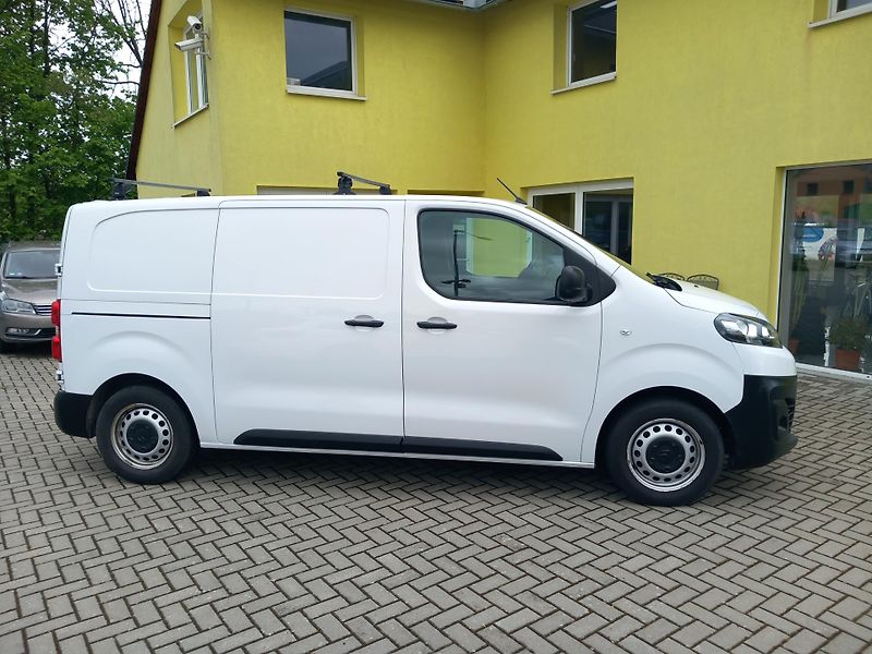 Citroën Jumpy (2023) 1,5HDi 1.MAJ POUZE 46t.KM! DPH - fotka 8 z 36