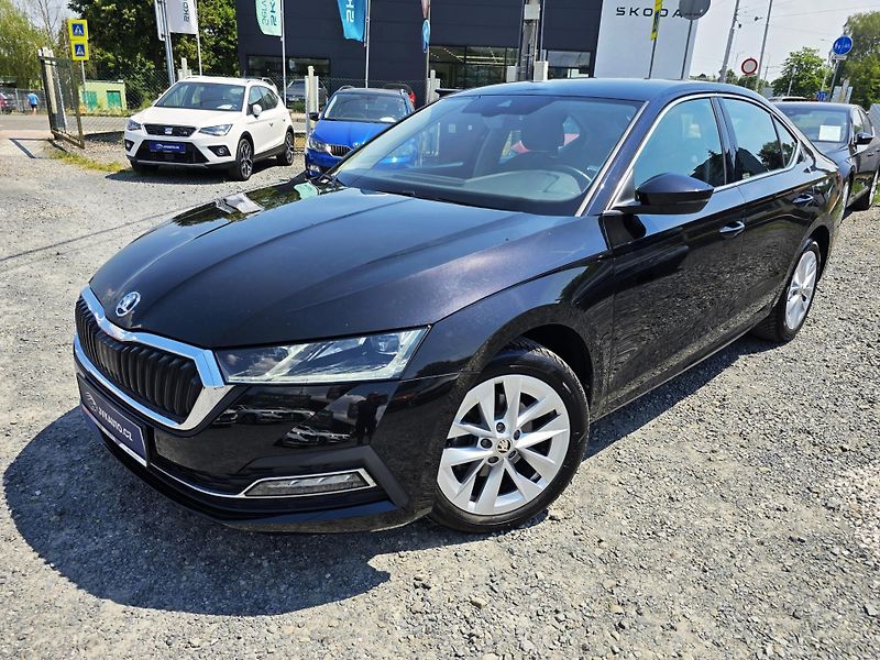 Škoda Octavia 2.0TDI 110KW DSG STYLE+ MATRIX - fotka 10 z 39