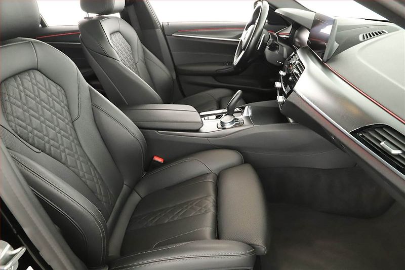 BMW Řada 5 (2021) 540d xDrive - fotka 7 z 18