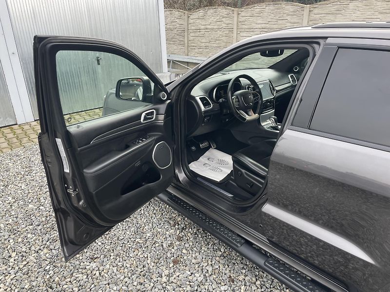 Jeep Grand Cherokee 6.4i 480PS HEMI SRT CZ 78000KM - fotka 164 z 187