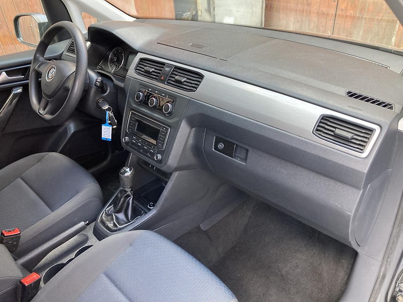 Volkswagen Caddy  MAXI 2,0TDi 7míst novérozvody - fotka 15 z 21