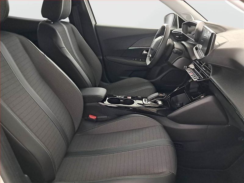 Peugeot 2008 (2021) Active 50 kWh, SoH 91% - fotka 9 z 24