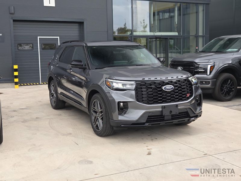 Ford Explorer (2026) 2026 Explorer ST 4x4 - fotka 3 z 15