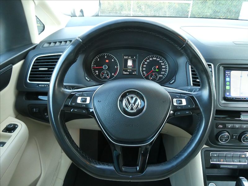 Volkswagen Sharan 2,0 TDi HIGHLINE, rezervace - fotka 33 z 50