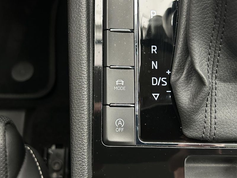 Škoda Superb 2.0 TDI L & K - fotka 18 z 35