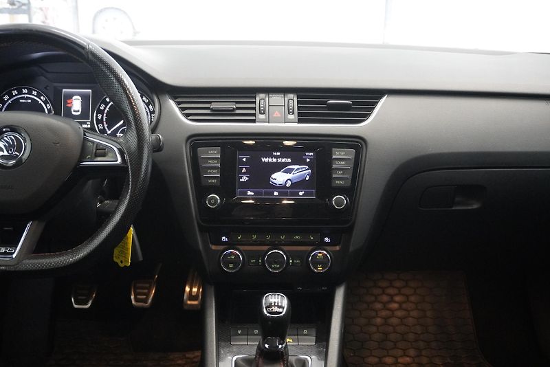 Škoda Octavia RS 2.0 TDi 135 kW MANUÁL - fotka 18 z 26