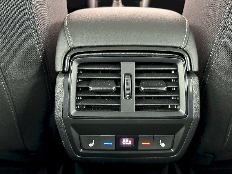 Škoda Karoq (2025) DSG 1.5TSI 110kW SportLine - fotka 28 z 32