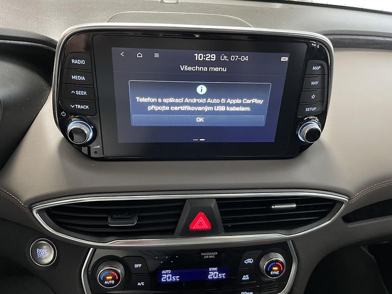 Hyundai Santa Fe 2.2 CRDi ČR AWD AT 7.MÍST LUXU - fotka 35 z 40