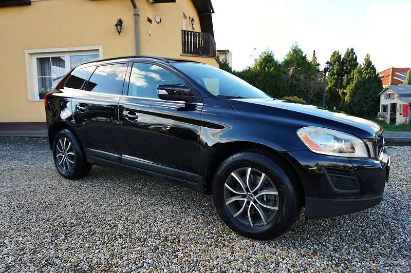 Volvo XC60 (2012) 2,0 D3 120 kW - fotka 2 z 35