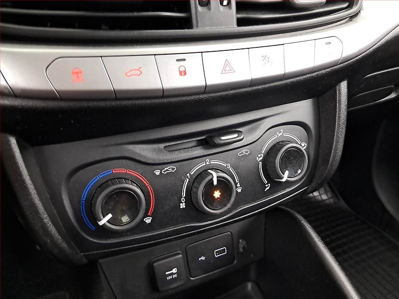Fiat Tipo (2019) 1.6 MultiJet, Tempomat - fotka 13 z 16