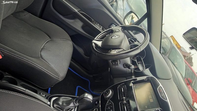 Renault Clio (2016) - fotka 24 z 32