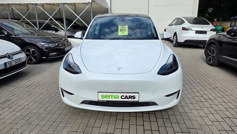 Tesla Model Y (2022) Long Range AWD SoH 91,4% - fotka 3 z 37