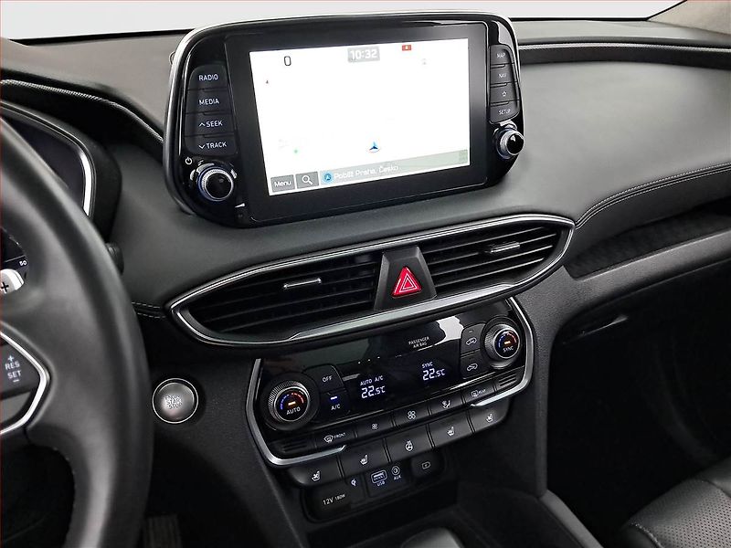 Hyundai Santa Fe (2018) 2.2 CRDi Blue - fotka 12 z 28