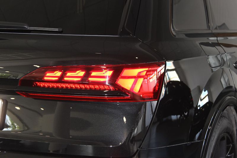 Audi SQ7 Laser B&O-Adv Masáž Night-Vis. - fotka 3 z 36