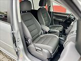 Volkswagen Touran 1,6 TDi  NAVI / kamera / ALU - náhled 17