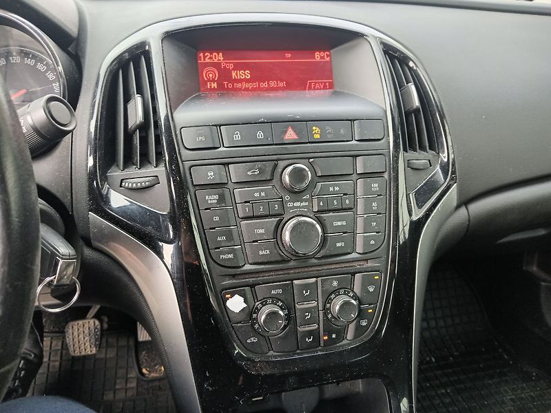 Opel Astra 1.4i Turbo Cosmo LPG - fotka 15 z 29