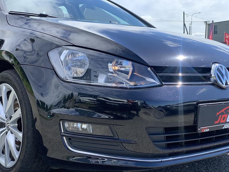 Volkswagen Golf Highline 1.6TDi 77kw DSG ALU - fotka 42 z 48