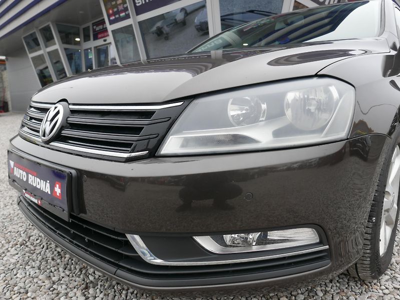 Volkswagen Passat 1,6 TDI 77kW Kombi - fotka 3 z 38