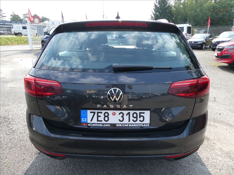 Volkswagen Passat 2,0 TDi DSG FULL LED BUSINESS - fotka 8 z 41